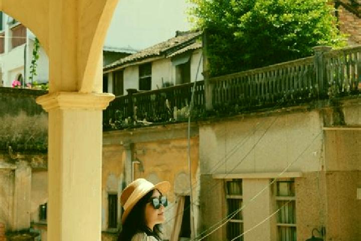 Violet, 37 — Escort in Meixian, China