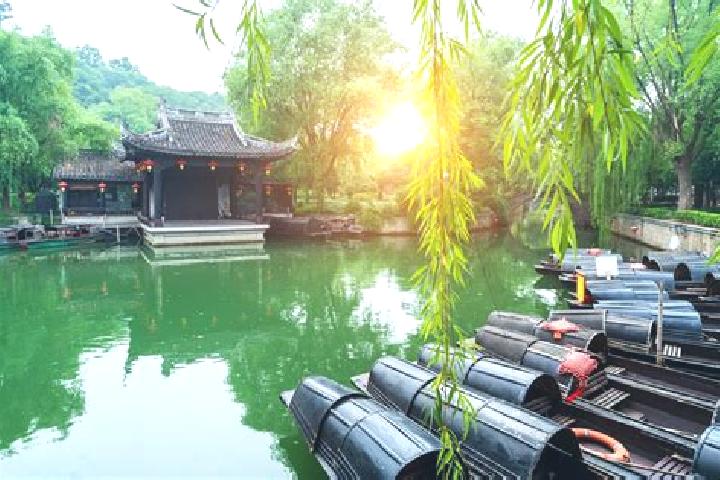Violet, 37 — Escort in Shangyu, China