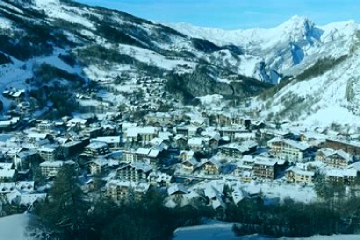 Violet, 37 — Escort in Valloire, France