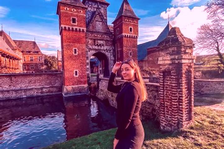 Violet, 38, a auburn grey-eyed european companion based in Sint-Pieters-Voeren. Offering CIM, Couples, Erotic Massage, BDSM. Available for incall and outcall...