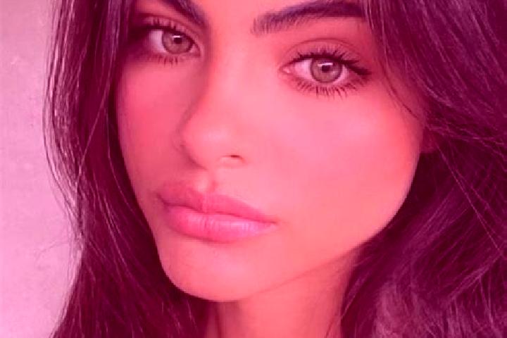 Violet, 38, a brunette grey-eyed indian companion based in Greenslopes. Offering Girlfriend Experience, Domination, Striptease, Overnight. Available for inca...