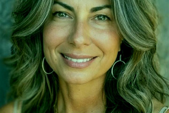 Violet, 38, a brunette grey-eyed latina companion based in Avrankou. Offering Deep French Kissing, Roleplay. Available for incall and outcall, day and evenin...