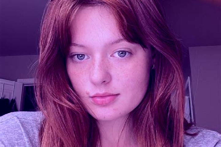 Violet, 38, a brunette grey-eyed latina companion based in Kelpen-Oler. Offering Duos, Girlfriend Experience, GFE, Roleplay, 69. Available for incall and out...
