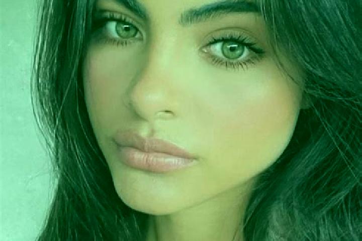 Violet, 38, a red green-eyed indian companion based in Grosi. Offering Prostate Massage, Erotic Massage, Massage, Domination. Available for incall and outcal...