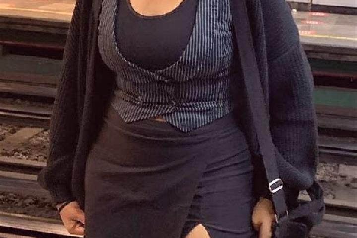 Violet, 38 — Escort in Kerpickoey, Turkey