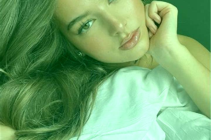 Violet, 39, a chestnut green-eyed latina companion based in Carmanville. Offering Erotic Massage, OWO, BDSM, Dinner Date. Available for incall and outcall, d...