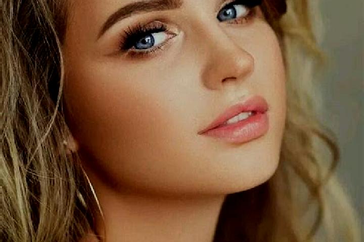 Violet, 39, a dark blonde blue-eyed ebony companion based in Braccagni. Offering Party Girl, A-Level, Erotic Massage. Available for incall and outcall, day a...