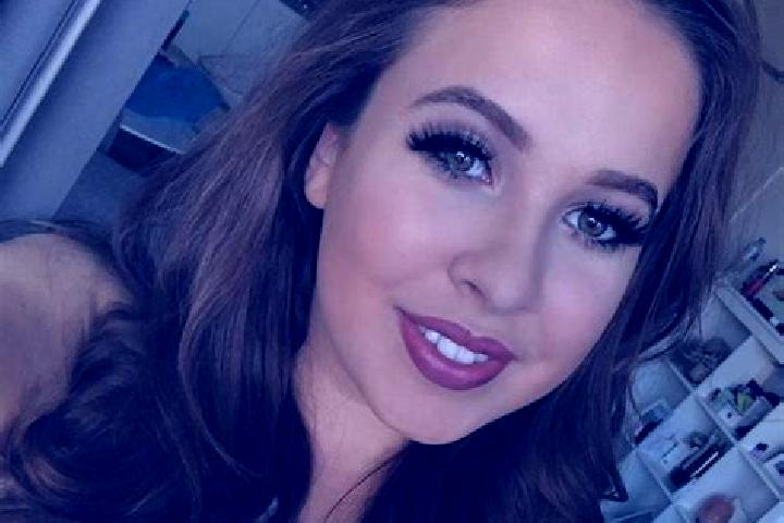 Violet, 39, a red dark-eyed slavic companion based in Strangolagalli. Offering Girlfriend Experience, A-Level, Striptease, Prostate Massage, Party Girl. Avai...