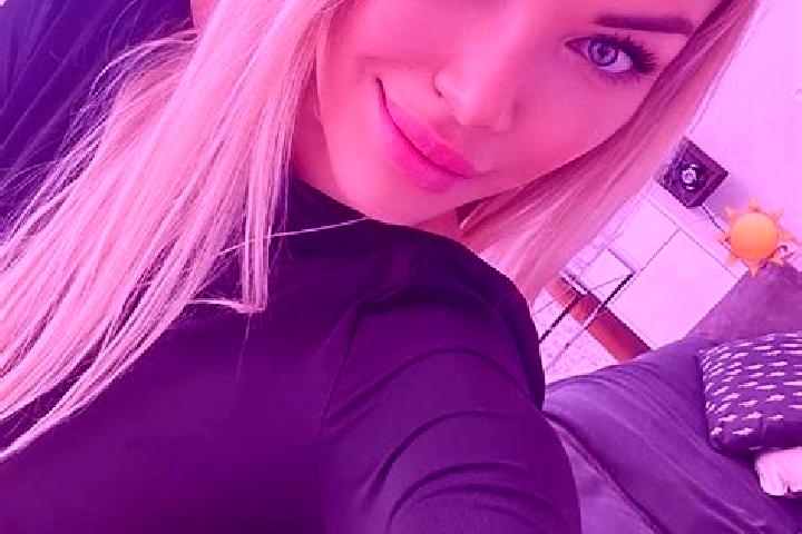 Violet, 39 — Escort in Chysky, Czech Republic