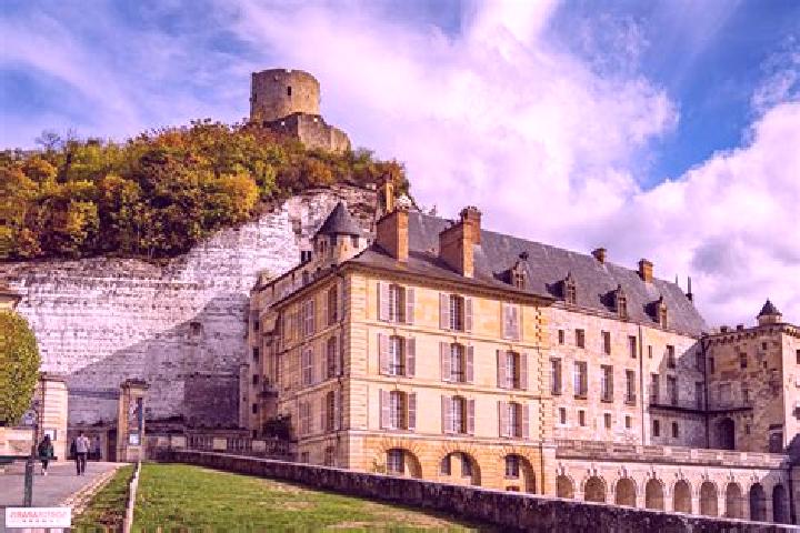 Violet, 39 — Escort in Fontaine-la-Guyon, France