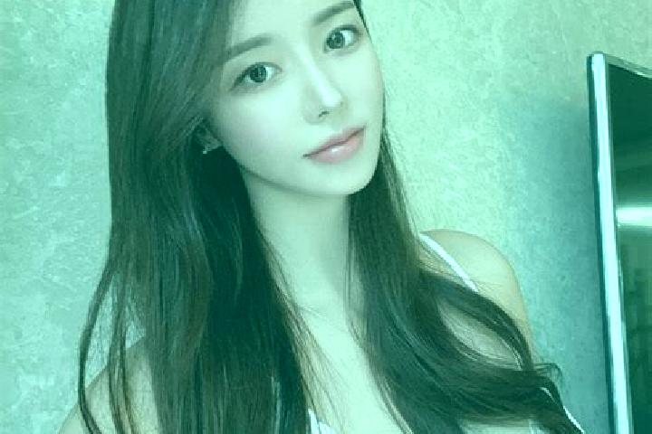 Violet, 39 — Escort in Jushui, China