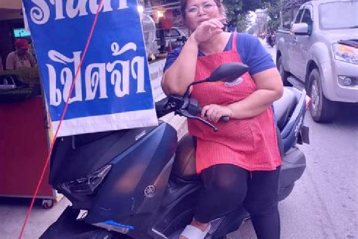 Violet, 39 — Escort in Kham Sakae Saeng, Thailand