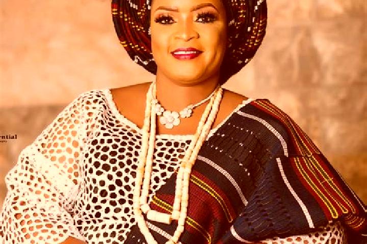 Violet, 39 — Escort in Oke Ila, Nigeria