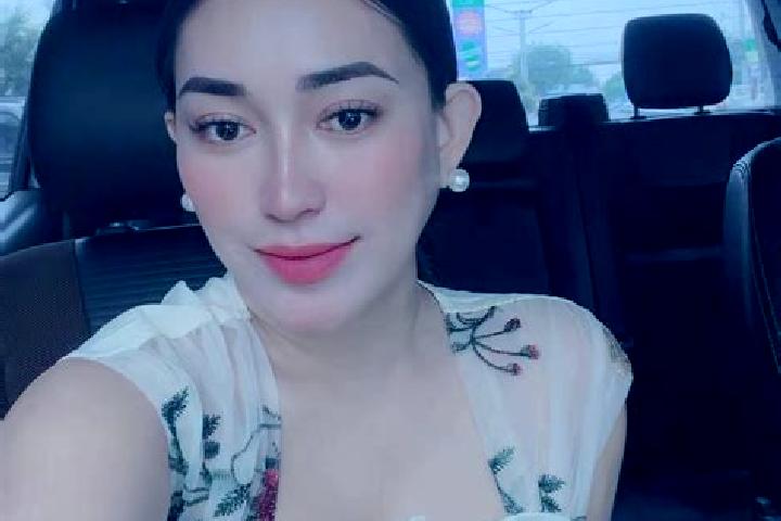 Violet, 39 — Escort in Palanit, Philippines