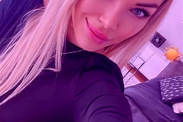 Violet, 39 — Escort in Pteni, Czech Republic