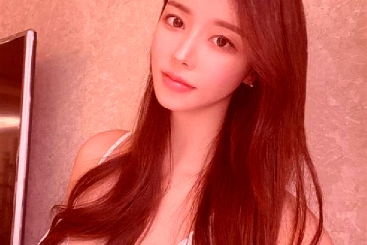 Violet, 39 — Escort in Xuexi, China