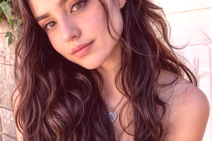 Willow, 20, a auburn hazel-eyed caucasian companion based in Ash-Shubak. Offering A-Level, Travel Companion, Party Girl, Massage. Available for incall and ou...