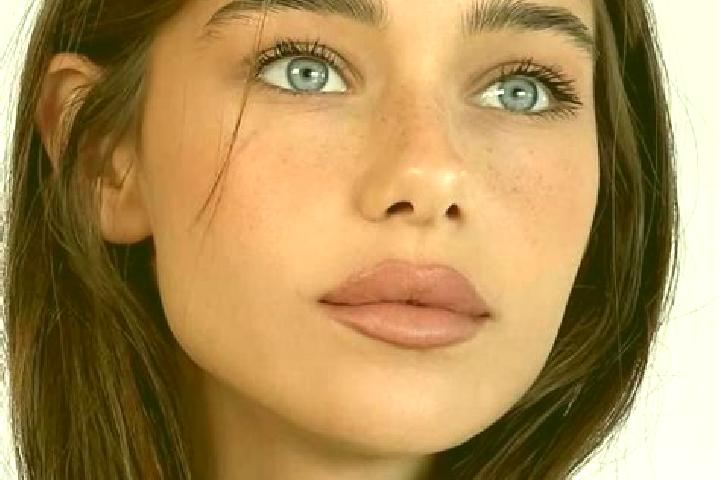 Willow, 20, a brunette blue-eyed mediterranean companion based in Castelnuovo del Garda. Offering Prostate Massage, CIM, 69. Available for incall and outcall...