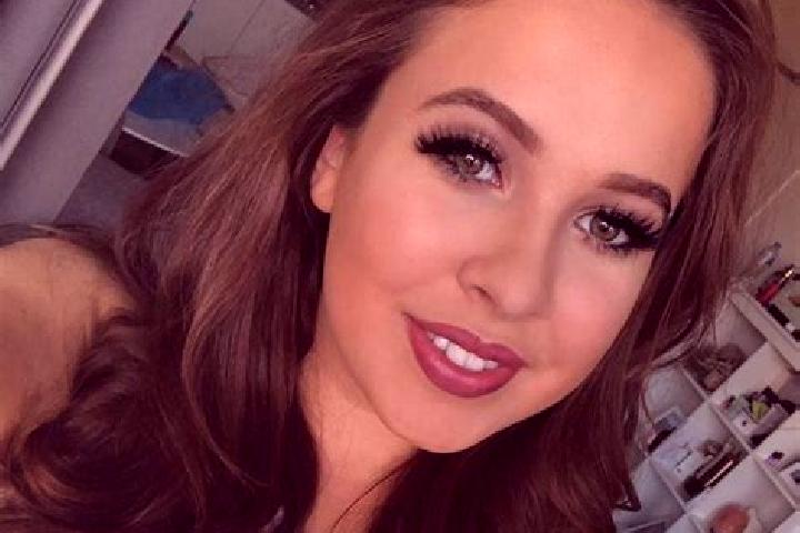 Willow, 20, a brunette grey-eyed latina companion based in Hulunbuir. Offering Couples, Overnight, CIM, Girlfriend Experience, Striptease. Available for inca...
