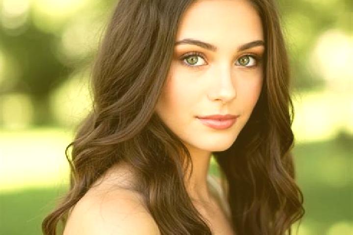 Willow, 20, a dark blonde hazel-eyed latina companion based in Iluka. Offering Striptease, Massage, Couples. Available for incall and outcall, day and evenin...