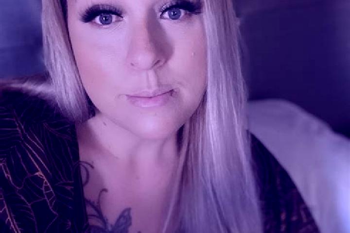 Willow, 20 — Escort in Ainaloa, United States