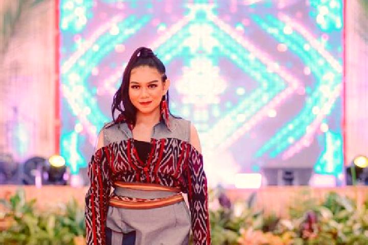 Willow, 20 — Escort in Majene, Indonesia