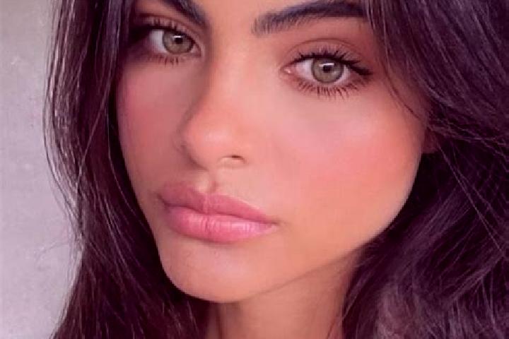 Willow, 21, a black hazel-eyed caucasian companion based in Slobozia-Ciorasti. Offering Deep French Kissing, Girlfriend Experience, Prostate Massage, Tantra....