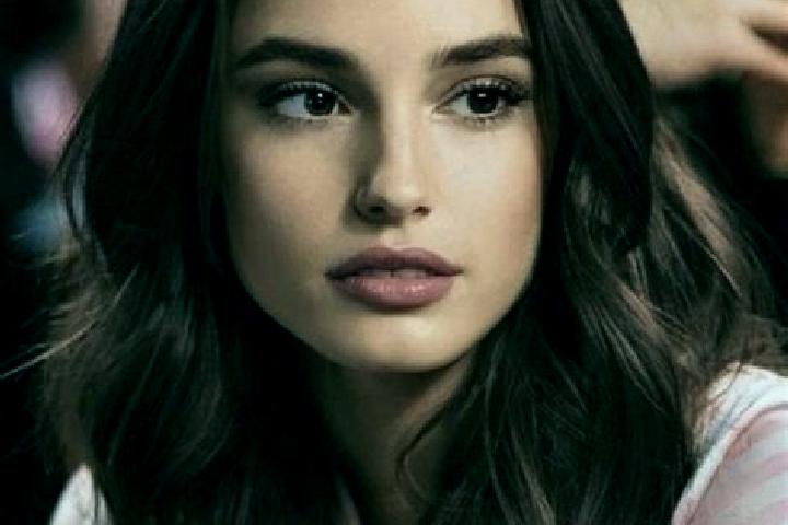 Willow, 21, a brunette brown-eyed indian companion based in Neuzeug. Offering Massage, Prostate Massage, Deep French Kissing, Striptease, BDSM. Available for...