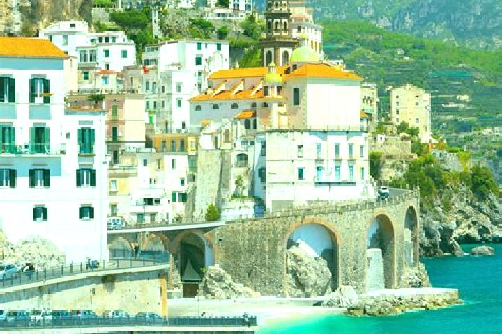 Willow, 21 — Escort in Amalfi, Italy