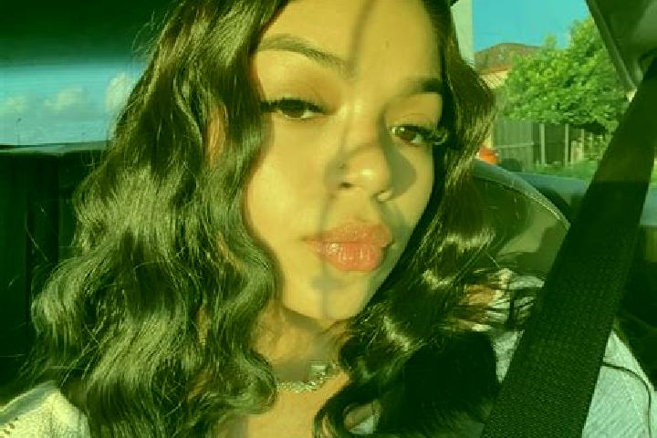 Willow, 22, a auburn brown-eyed latina companion based in Ibahernando. Offering OWO, CIM, Erotic Massage. Available for incall and outcall, day and evening d...