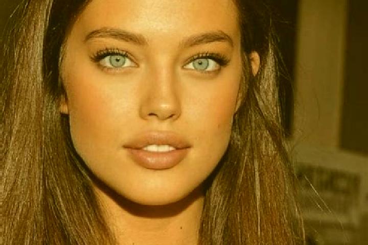 Willow, 22, a chestnut green-eyed caucasian companion based in Vermerovice. Offering Party Girl, Erotic Massage. Available for incall and outcall, day and ev...