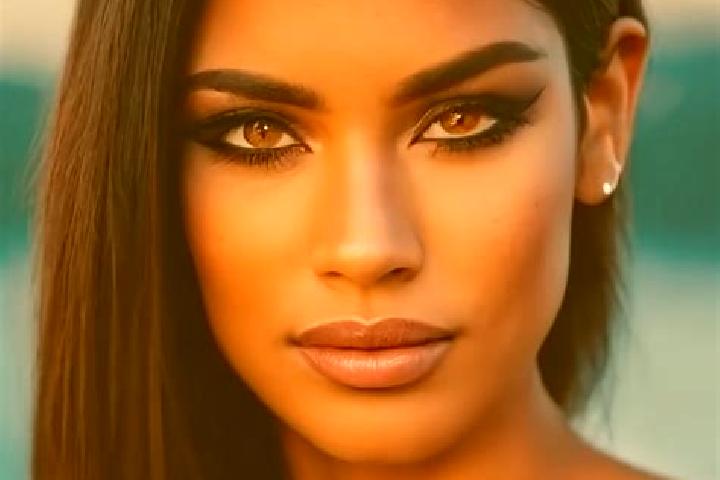 Willow, 22, a red grey-eyed latina companion based in Pasirbaros. Offering CIM, Tantra, Roleplay, Domination, Couples. Available for incall and outcall, over...