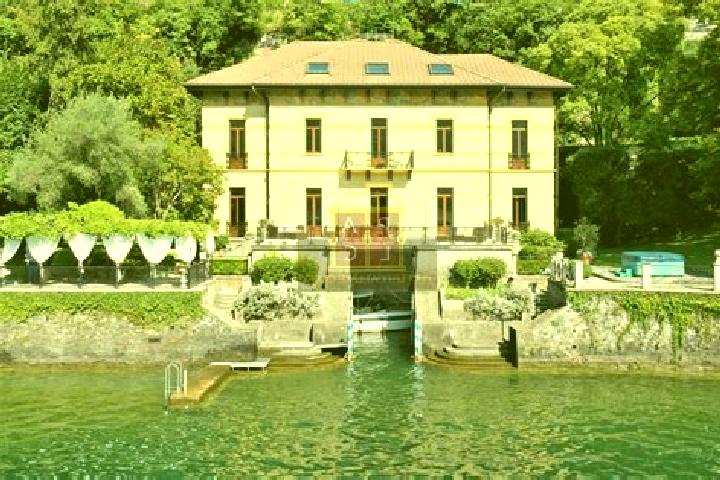 Willow, 22 — Escort in Moltrasio, Italy