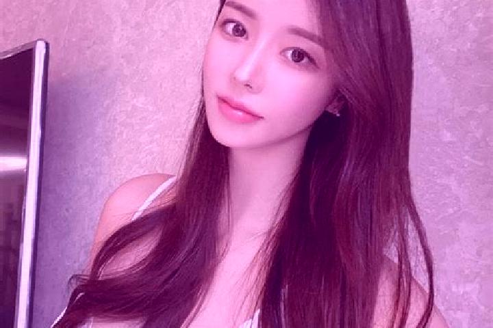 Willow, 22 — Escort in Qiulu, China