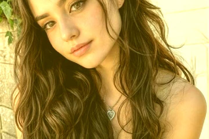 Willow, 23, a auburn brown-eyed middle eastern companion based in Tres Cabezas. Offering OWO, GFE, Overnight, Girlfriend Experience, Domination. Available fo...
