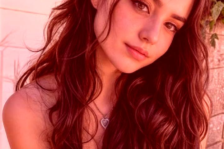 Willow, 23, a auburn hazel-eyed indian companion based in Alameda de Osuna. Offering Couples, Prostate Massage, 69, Dinner Date. Available for incall and out...