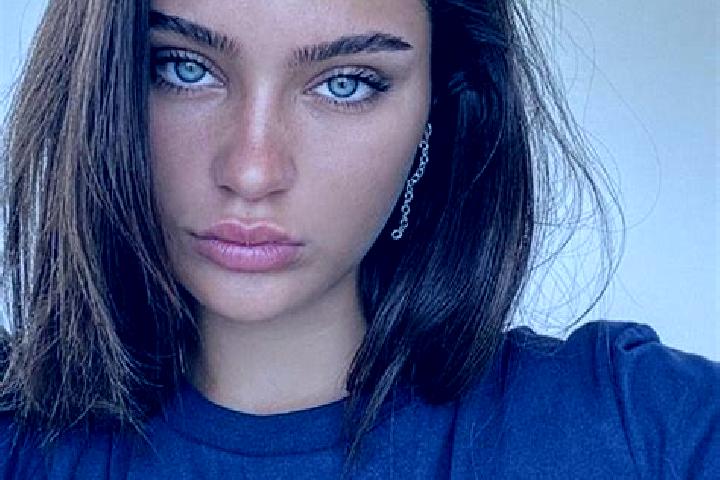 Willow, 23, a brunette dark-eyed indian companion based in Rokiya. Offering Fetish, Striptease, Duos, Travel Companion. Available for incall and outcall, day...