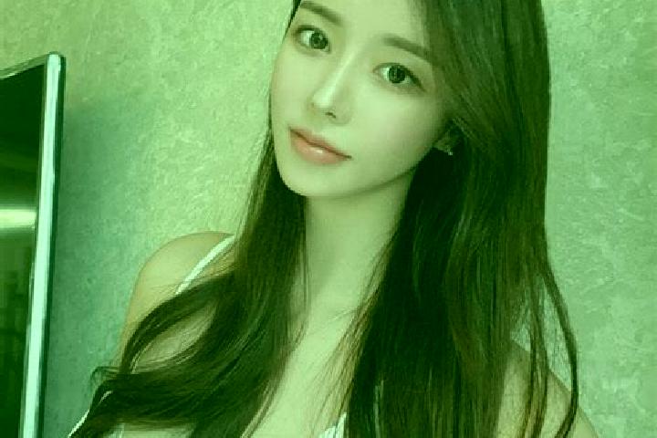 Willow, 23 — Escort in Dongli, China