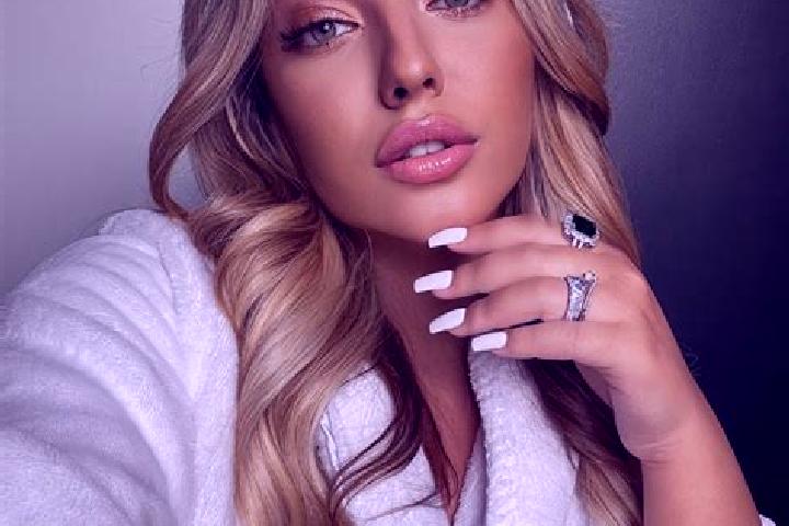 Willow, 23 — Escort in Manoaia, Romania