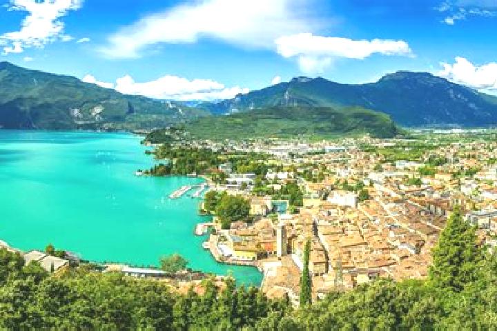 Willow, 23 — Escort in Romano di Lombardia, Italy