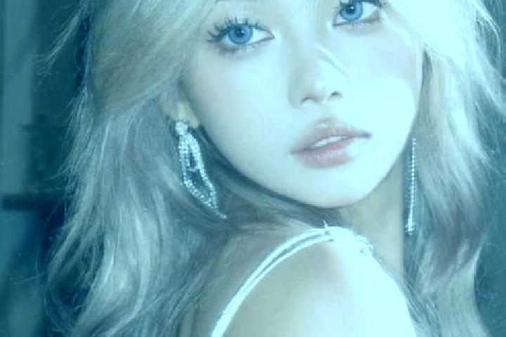Willow, 24, a platinum blonde hazel-eyed asian companion based in Tuczna. Offering 69, Tantra, Dinner Date, Duos. Available for incall and outcall, day and e...