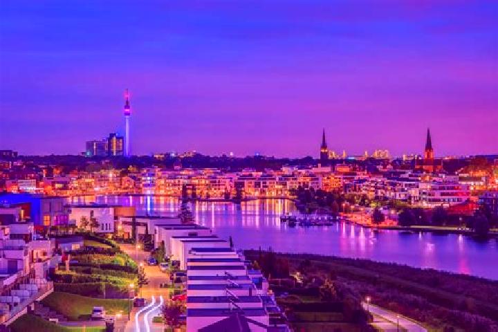 Willow, 24 — Escort in Holzen, Germany