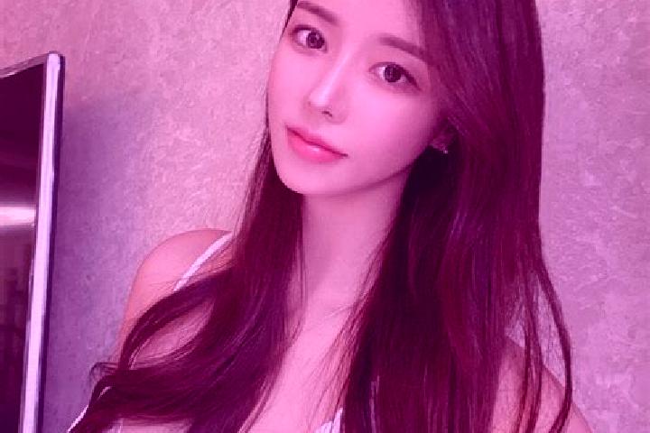 Willow, 24 — Escort in Laishui, China