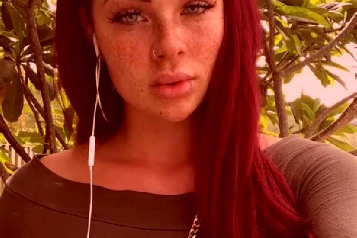 Willow, 25, a auburn hazel-eyed ebony companion based in La Voulte-sur-Rhone. Offering OWO, A-Level, Couples, Duos, Girlfriend Experience. Available for inca...