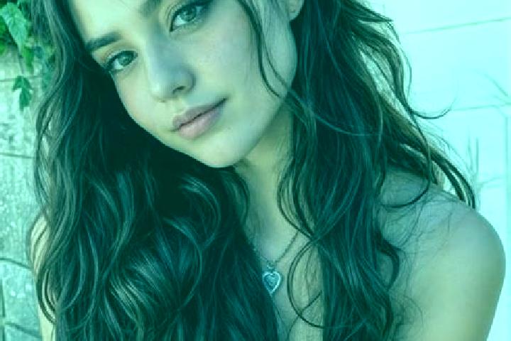 Willow, 25, a black hazel-eyed latina companion based in Tempe Junction. Offering Travel Companion, CIM, Massage, Dinner Date. Available for incall and outca...