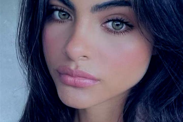 Willow, 25, a brunette green-eyed caucasian companion based in Pilismarot. Offering Tantra, Travel Companion, OWO, Girlfriend Experience, Deep French Kissing...