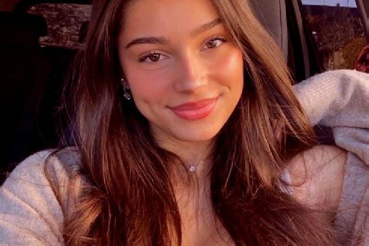 Willow, 25, a brunette green-eyed slavic companion based in Rancamaya. Offering Domination, Prostate Massage, Fetish, Dinner Date, Party Girl. Available for ...