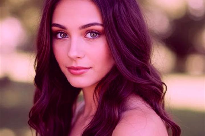 Willow, 25, a brunette hazel-eyed european companion based in Chikkabidarakallu. Offering Striptease, BDSM. Available for incall and outcall, day and evening...