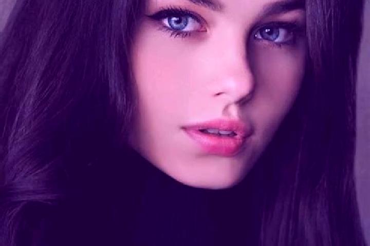 Willow, 25, a red dark-eyed caucasian companion based in Agua Santa Ana. Offering Striptease, Domination, Fetish. Available for incall and outcall, overnight...