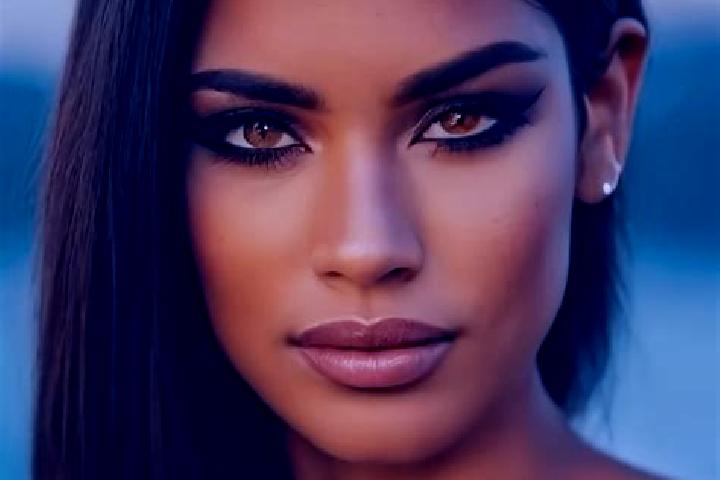 Willow, 26, a blonde amber-eyed latina companion based in Houmen. Offering Travel Companion, Prostate Massage, Duos, Party Girl. Available for incall and out...